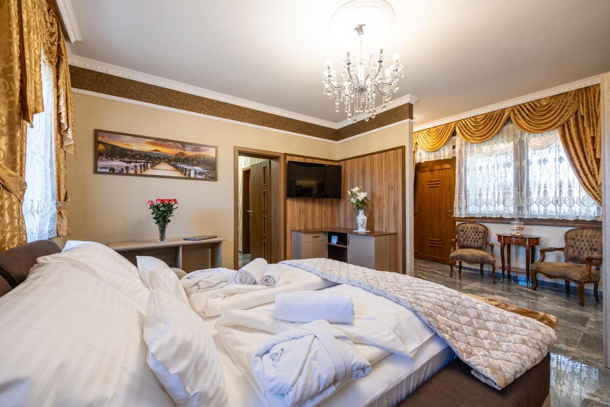 Voeroes Alom Panzio Bed & Breakfast Tiszakecske Exterior photo
